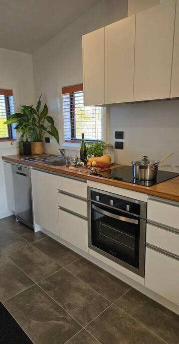 Apartment 2 - Haddin Court - Stunning Executive Blenheim Exteriör bild